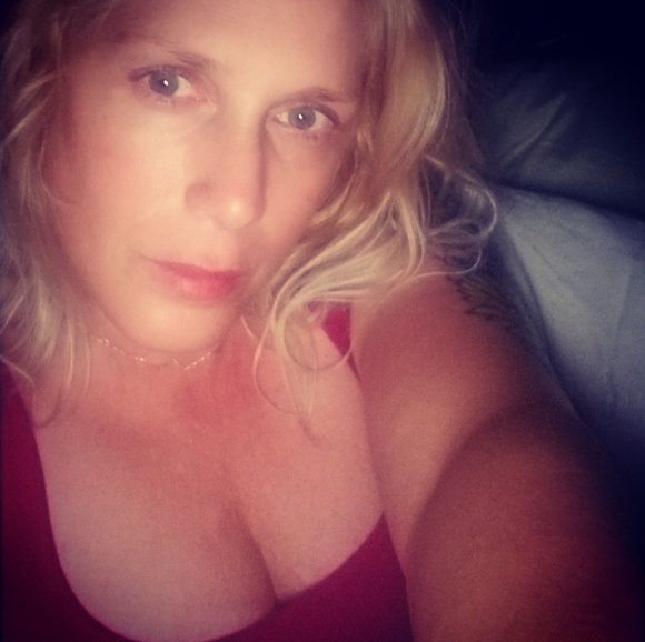 Meet your Posher, Amber - Picture 1 of 1